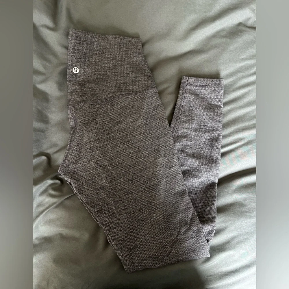 LULULEMON LEGGINGS - Picture 1 of 3